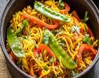 Singapuri Vegetable Noodles | Bwangu Delivery